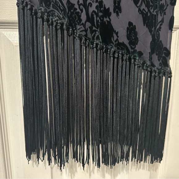 Tahari dress black and green velvet size unknown fits small - Picture 7 of 11